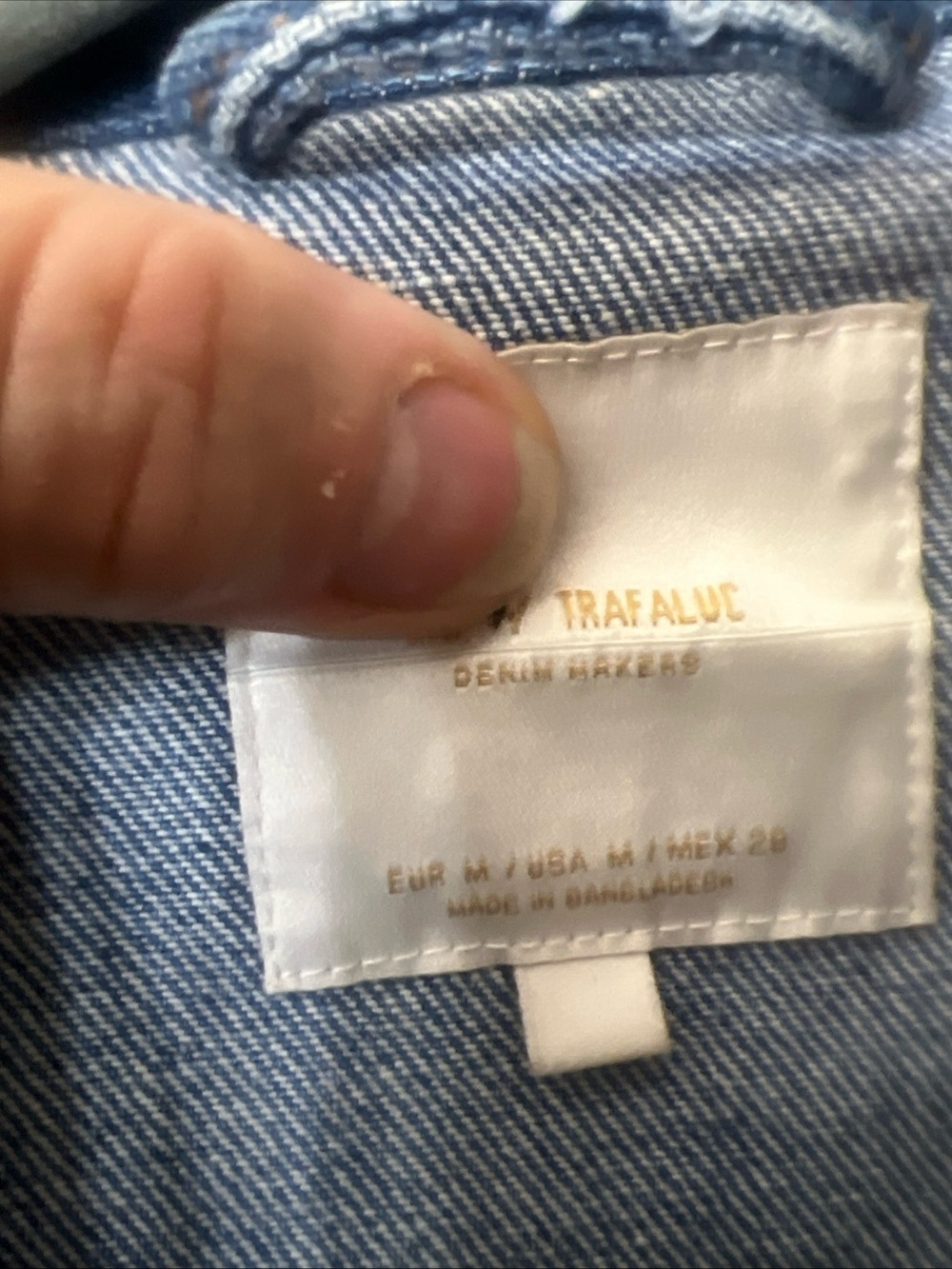 Zara Blue Denim Jacket with graphic writing in the back Medium - Trafaluc Label - Picture 3 of 8
